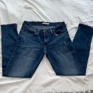 Women 711 Levi’s Jeans
